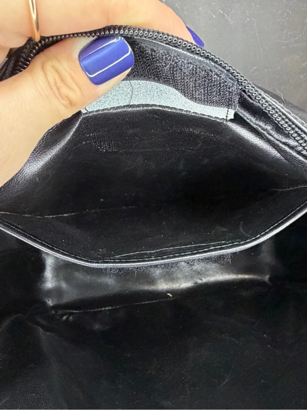 Salvatore Ferragamo Vintage Black Leather Shoulder Bag | Gold Vara Bow
